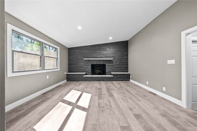 755 Massachusetts St, Ellwood City, PA 16117