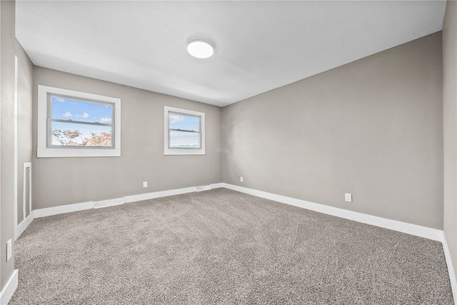 755 Massachusetts St, Ellwood City, PA 16117