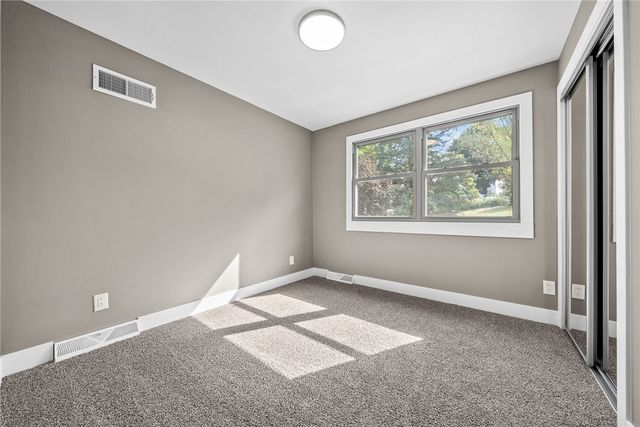 755 Massachusetts St, Ellwood City, PA 16117