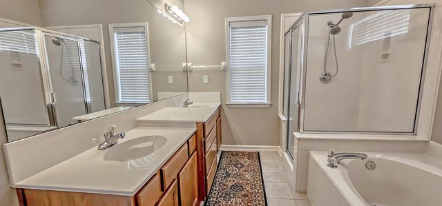 8678 ASHBURY OAK DR, Memphis, TN 38018