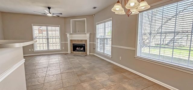 8678 ASHBURY OAK DR, Memphis, TN 38018
