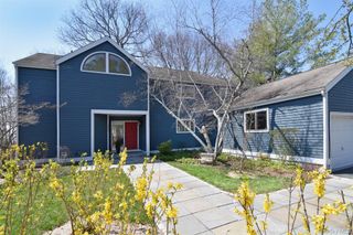 153 Fieldpoint Drive, Irvington, NY 10533
