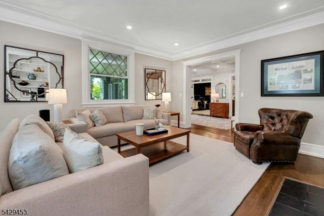 27 Bedford Rd, Summit City, NJ 07901
