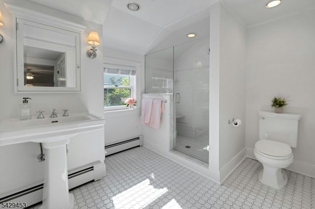 27 Bedford Rd, Summit City, NJ 07901