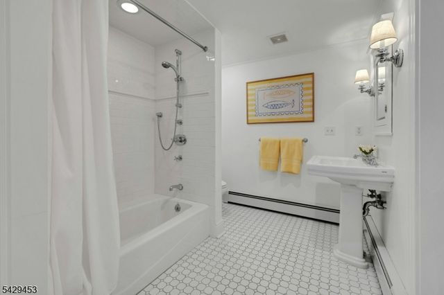 27 Bedford Rd, Summit City, NJ 07901