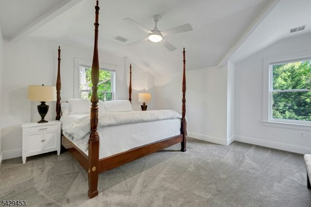 27 Bedford Rd, Summit City, NJ 07901