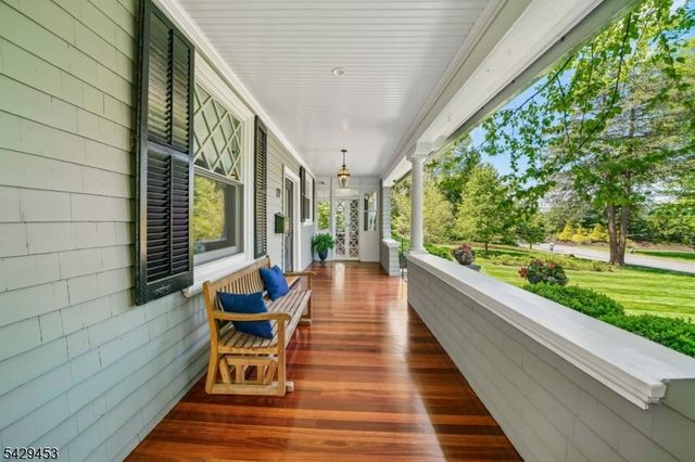 27 Bedford Rd, Summit City, NJ 07901