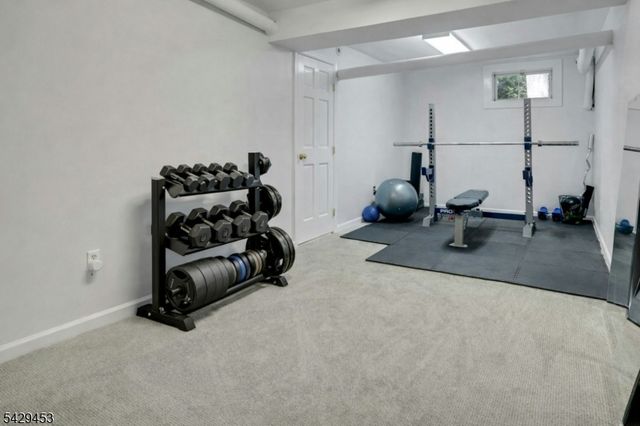 27 Bedford Rd, Summit City, NJ 07901