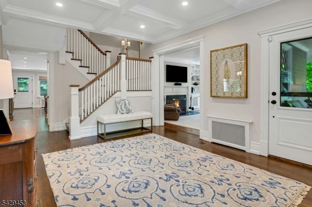 27 Bedford Rd, Summit City, NJ 07901
