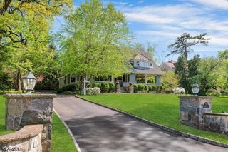 27 Bedford Rd, Summit City, NJ 07901