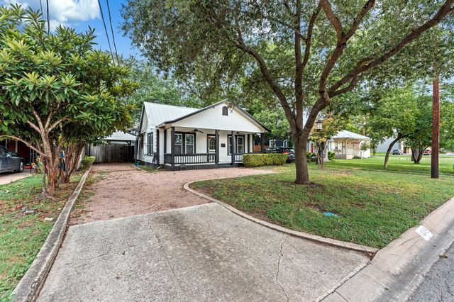 1209 Park Street N, Kerrville, TX 78028