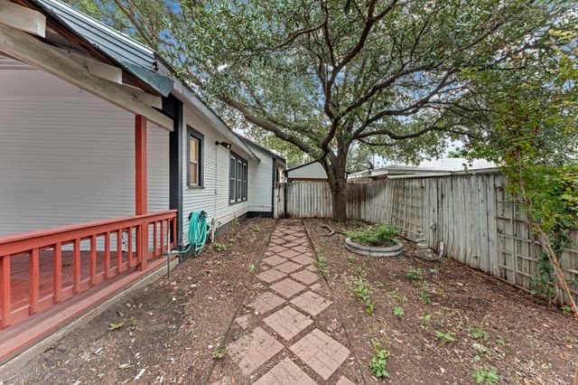 1209 Park Street N, Kerrville, TX 78028