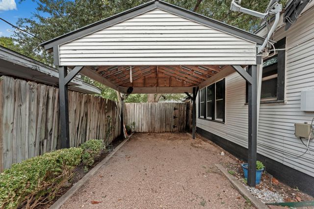 1209 Park Street N, Kerrville, TX 78028