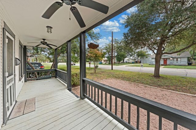 1209 Park Street N, Kerrville, TX 78028