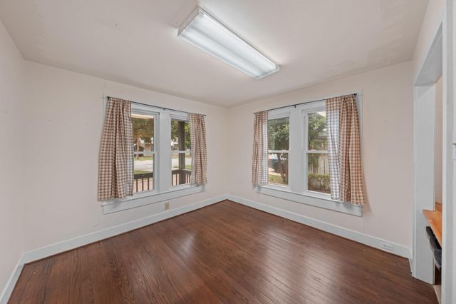 1209 Park Street N, Kerrville, TX 78028