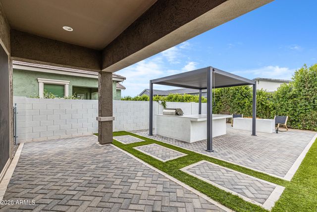 3900 E APPALOOSA Road, Gilbert, AZ 85296