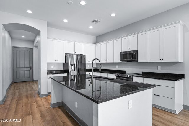 3900 E APPALOOSA Road, Gilbert, AZ 85296