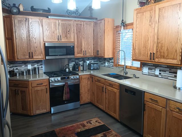 40533 Golden Avenue, North Branch, MN 55056