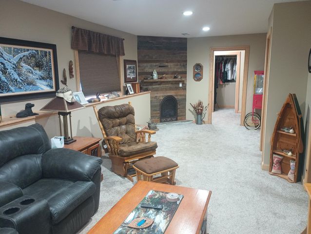 40533 Golden Avenue, North Branch, MN 55056