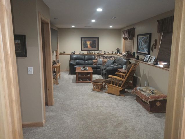40533 Golden Avenue, North Branch, MN 55056