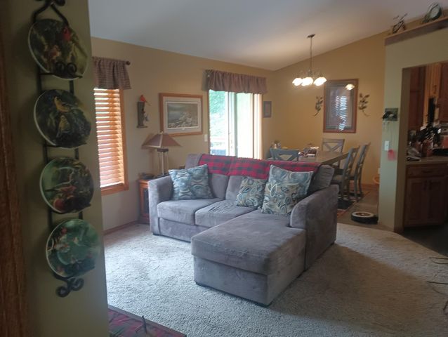 40533 Golden Avenue, North Branch, MN 55056