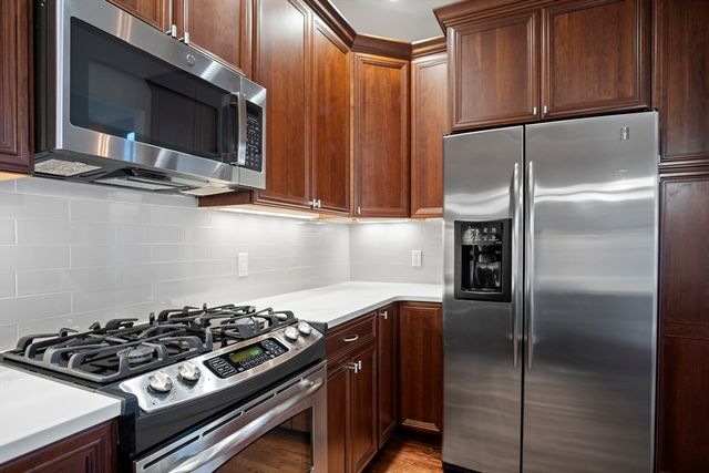 141 Johnson Woods Drive 141, Reading, MA 01867