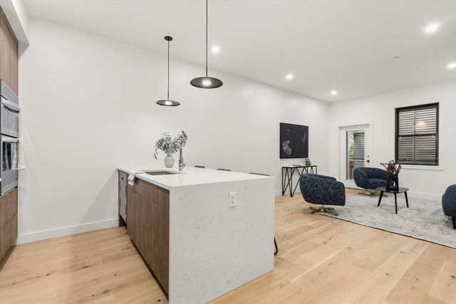47 Condor A202, Boston, MA 02128