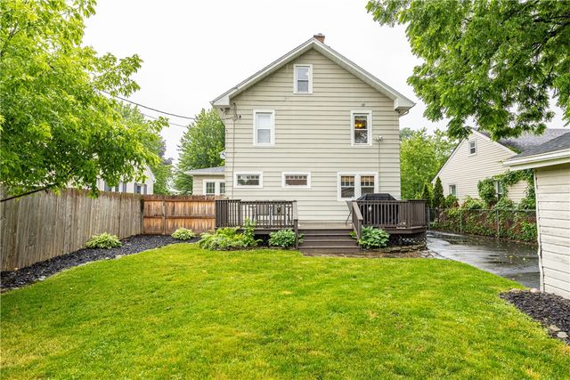 39 Brockley Road, Irondequoit, NY 14609
