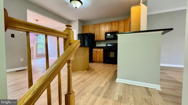 2571 CHASE WELLESLEY DR, Herndon, VA 20171