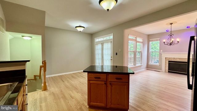 2571 CHASE WELLESLEY DR, Herndon, VA 20171
