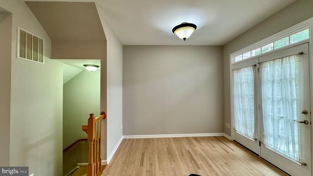 2571 CHASE WELLESLEY DR, Herndon, VA 20171