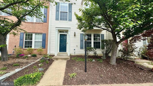 2571 CHASE WELLESLEY DR, Herndon, VA 20171