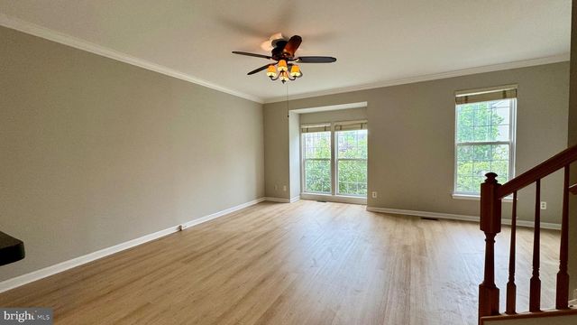 2571 CHASE WELLESLEY DR, Herndon, VA 20171