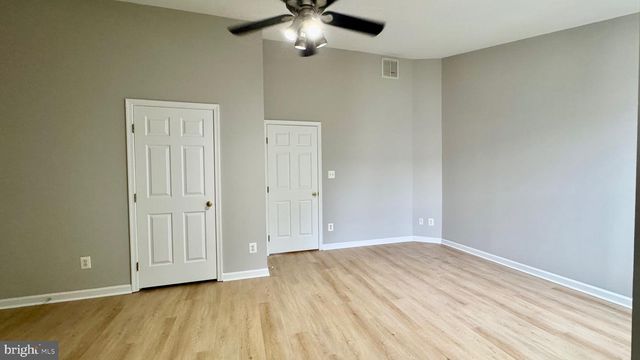 2571 CHASE WELLESLEY DR, Herndon, VA 20171