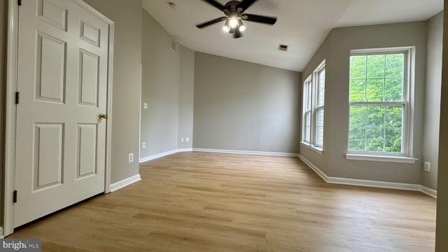 2571 CHASE WELLESLEY DR, Herndon, VA 20171