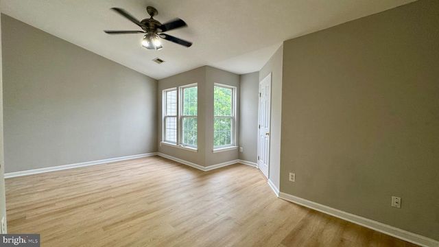 2571 CHASE WELLESLEY DR, Herndon, VA 20171