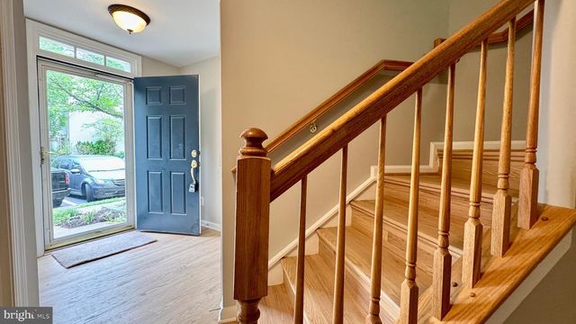2571 CHASE WELLESLEY DR, Herndon, VA 20171