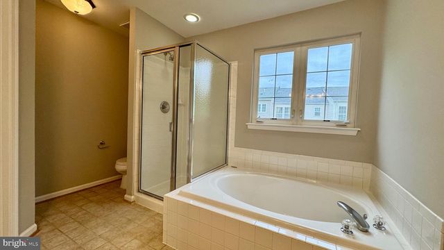 2571 CHASE WELLESLEY DR, Herndon, VA 20171