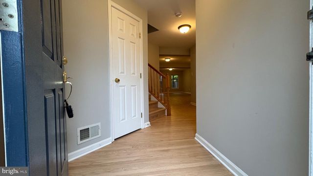 2571 CHASE WELLESLEY DR, Herndon, VA 20171
