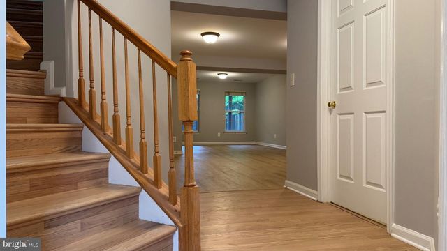2571 CHASE WELLESLEY DR, Herndon, VA 20171