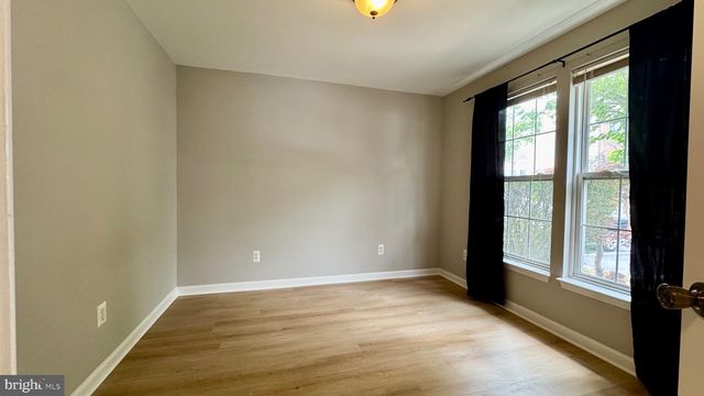2571 CHASE WELLESLEY DR, Herndon, VA 20171
