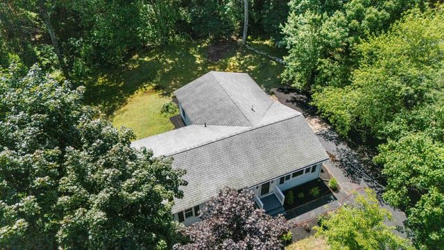 14 Derryfield Road, Derry, NH 03038
