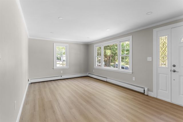 14 Derryfield Road, Derry, NH 03038