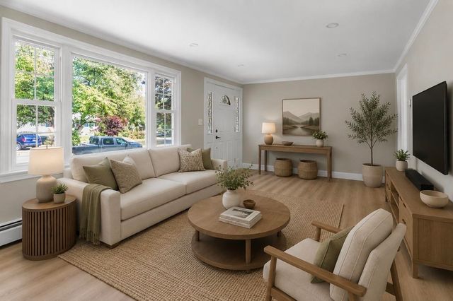 14 Derryfield Road, Derry, NH 03038