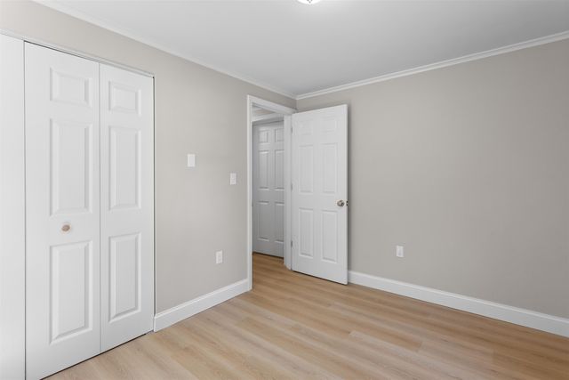 14 Derryfield Road, Derry, NH 03038