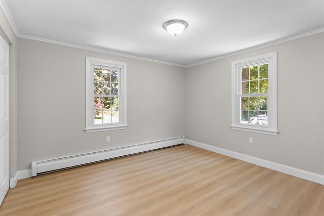 14 Derryfield Road, Derry, NH 03038