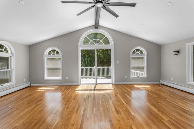 14 Derryfield Road, Derry, NH 03038