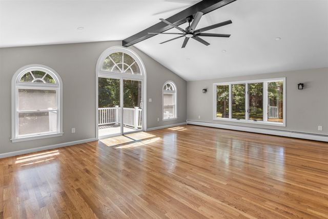 14 Derryfield Road, Derry, NH 03038