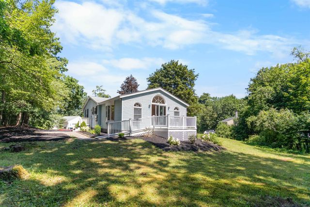 14 Derryfield Road, Derry, NH 03038