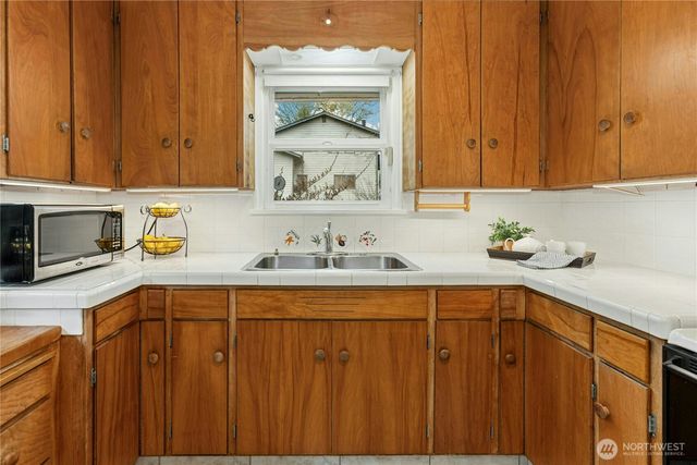 6526 NE 198th Street, Kenmore, WA 98028